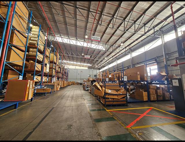 8,760M² WAREHOUSE TO LET IN LINBRO PARK